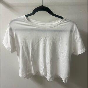 Lululemon White Cropped Tee Size 6 (no tag inside)